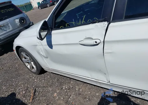 2013 BMW 3 Series 328I xDrive z USA, uszkodzony, nr VIN WBA3B3C54DF539964